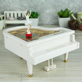 Hộp Nhạc Đàn Piano Vũ Công YL2012