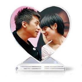In Hình Lên Pha Lê Hình Trái Tim