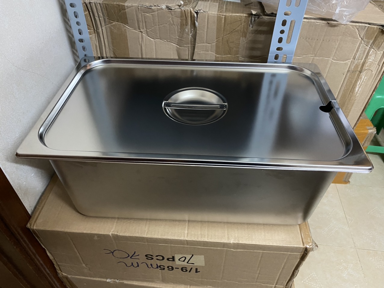 Khay Inox 1/1 Cao 20cm Nắp Khuyết Khay Inox 1/1 Cao 20cm Nắp Khuyết