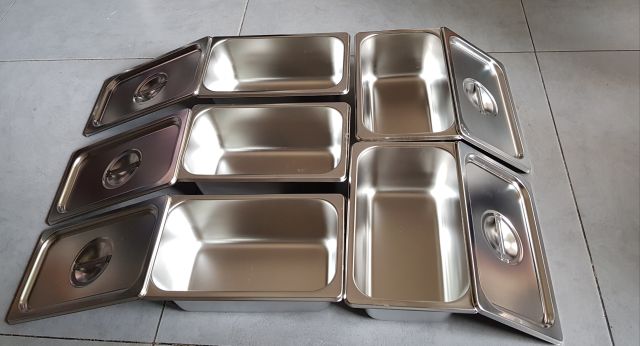 Combo 5 Khay Inox 1/4 Cao 6.5cm Nắp Nguyên Combo 5 Khay Inox 1/4 Cao 6.5cm Nắp Nguyên